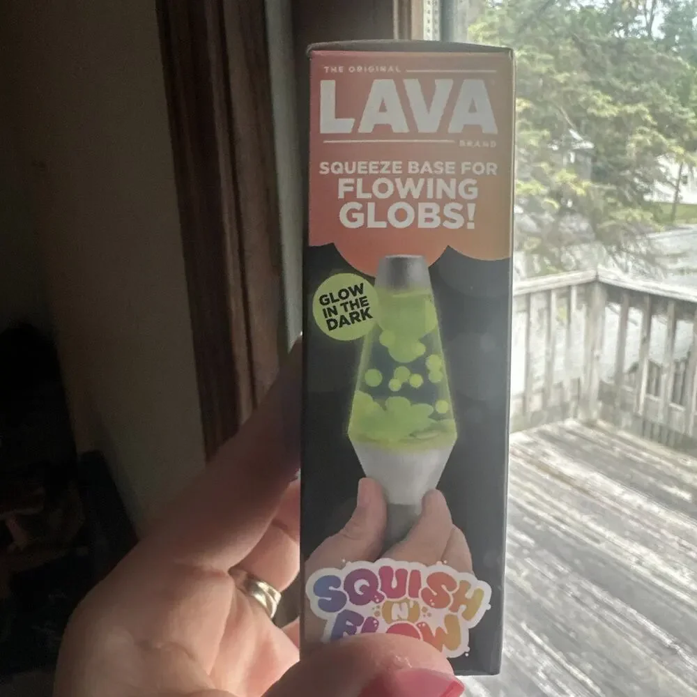 SCHYLLING Lava Squish & Flow Glow in The Dark Green. Original Lava Lamp Needoh